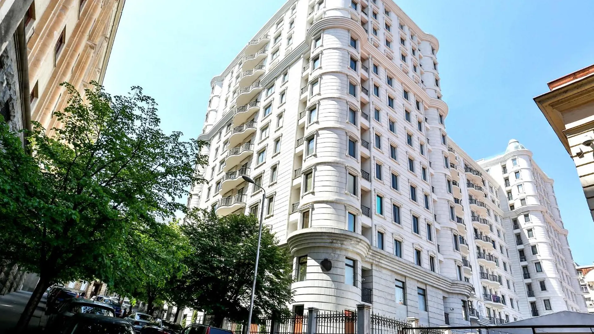 Apartment Next To Liberty Square Tbilisi