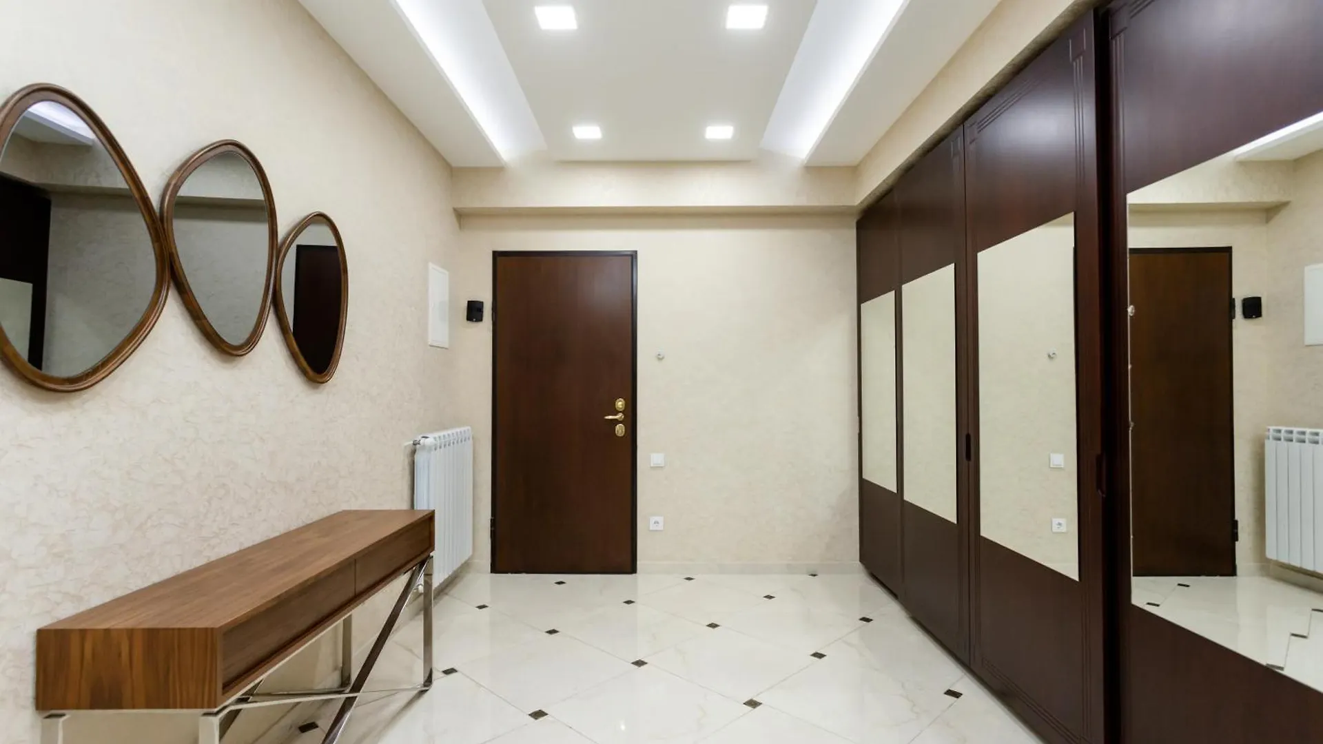 Apartment Next To Liberty Square Tbilisi