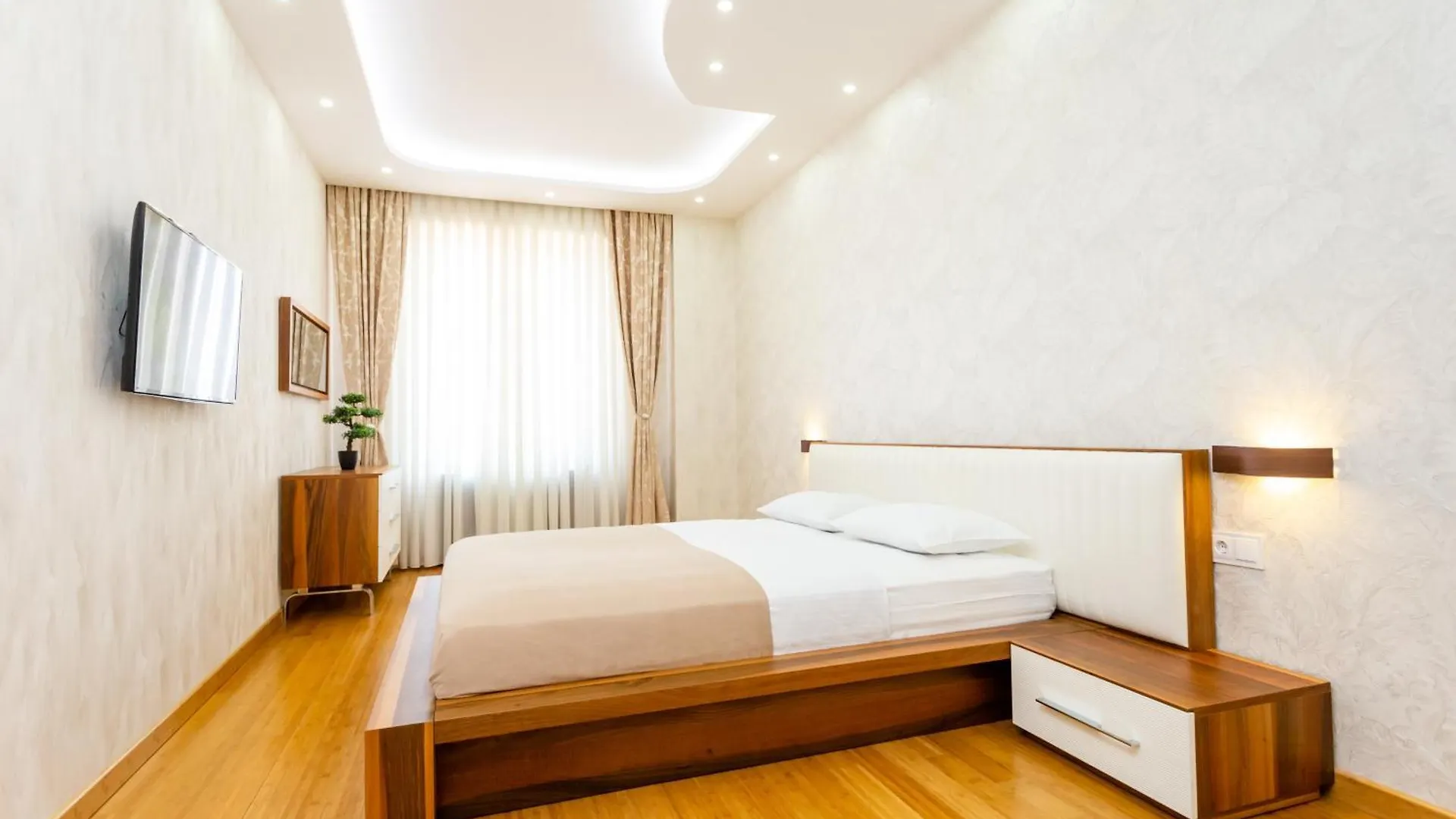 Apartment Next To Liberty Square Tbilisi