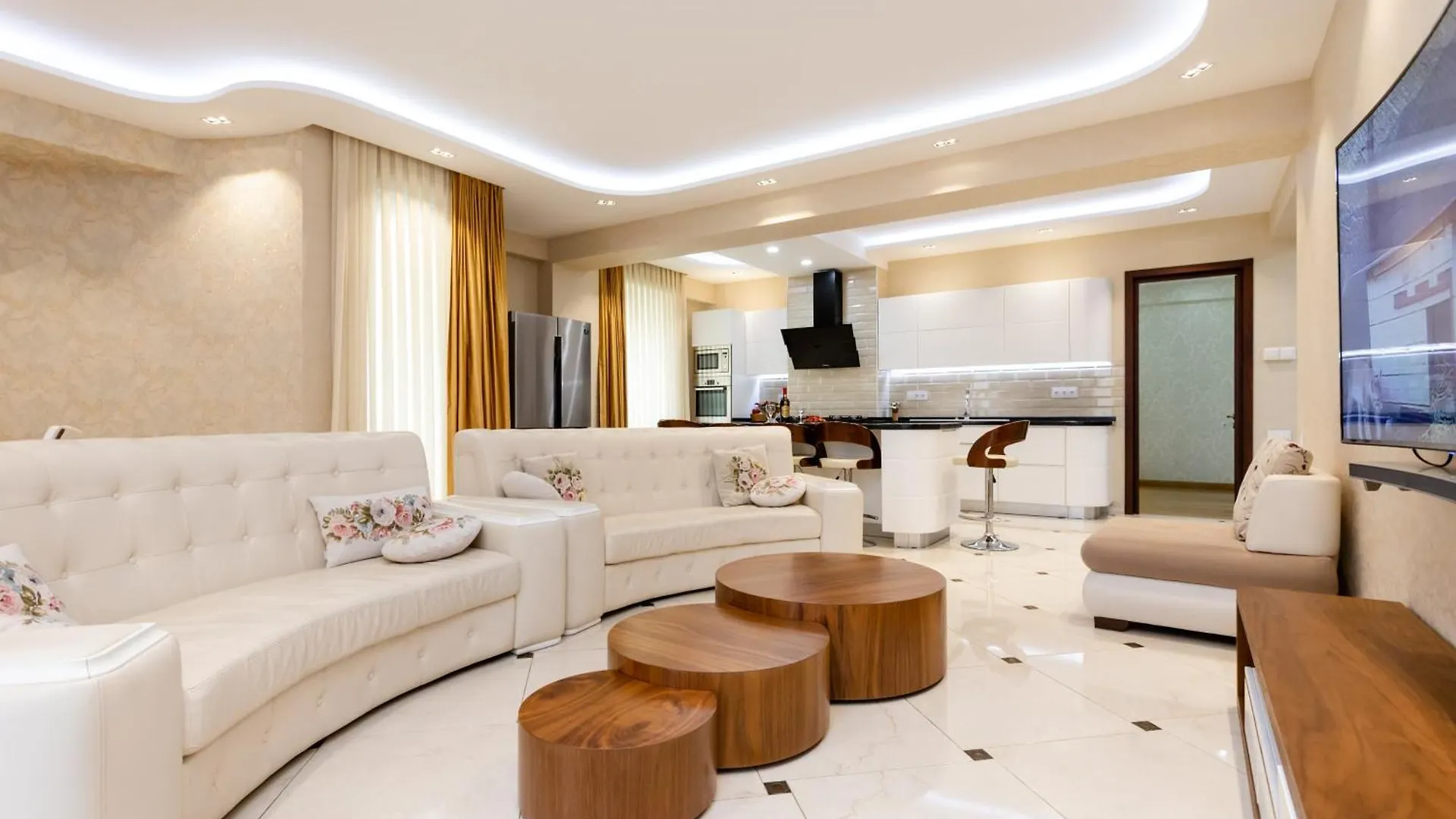 Apartment Next To Liberty Square Tbilisi