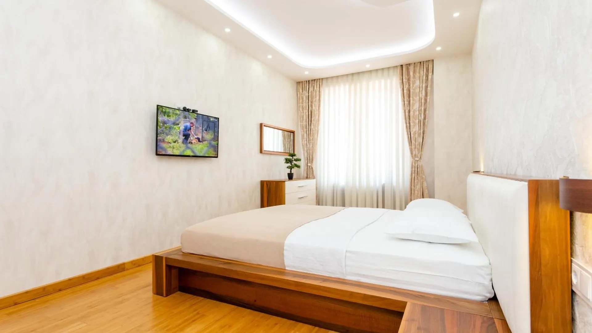 Apartment Next To Liberty Square Tbilisi